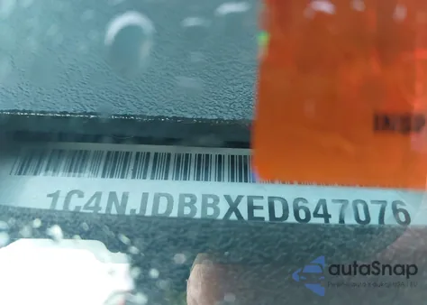 2014 Jeep Compass Sport z USA, uszkodzony, nr VIN 1C4NJDBBXED647076